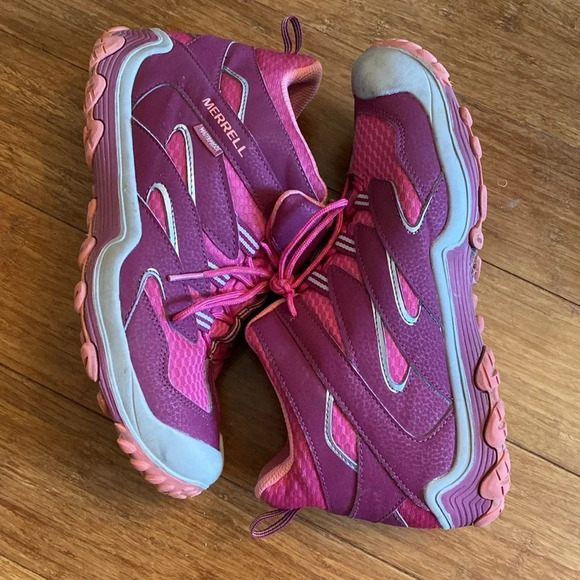 Merrell women’s hiking shoes - waterproof - pink/ purple - size 7 - lace up - Picture 4 of 8